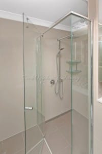 Shower glass wall