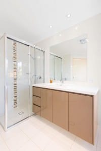Glass shower walls with semi frameless shower