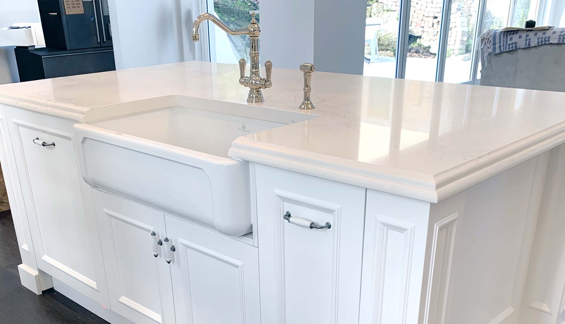 Farmhouse sink in Hamptons kitchen Castle Hill